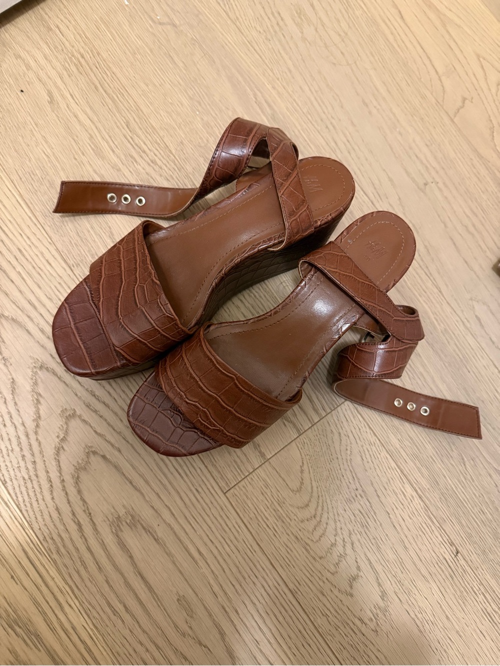 Women’s Brown Croc-Embossed Block Heel Sandals
